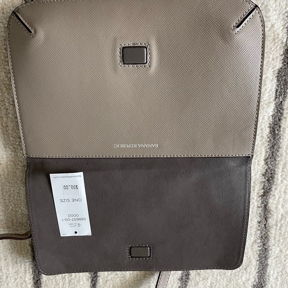 New - Banana Republic leather  crossbody - Picture 2 of 8